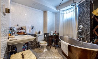 A beautiful cozy  large 3 Bedrooms  + 3 bathrooms for sale & Rent in Sukhumvit soi 24 only 600 meters walk from BTS Phromphong