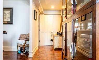 A beautiful cozy  large 3 Bedrooms  + 3 bathrooms for sale & Rent in Sukhumvit soi 24 only 600 meters walk from BTS Phromphong