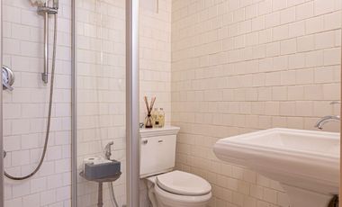 A beautiful cozy  large 3 Bedrooms  + 3 bathrooms for sale & Rent in Sukhumvit soi 24 only 600 meters walk from BTS Phromphong