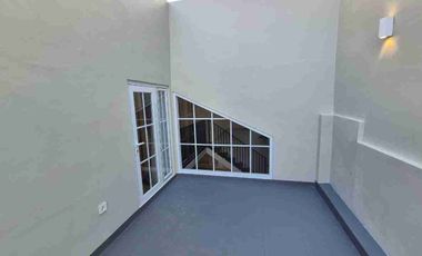 Rumah terawat di pondok indah jakarta selatan