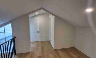 Rumah terawat di pondok indah jakarta selatan