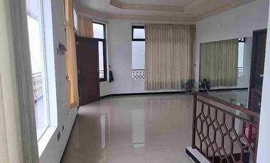 Disewakan Termurah Rumah 2 lantai bersih terawat dekat Gwalk Citraland