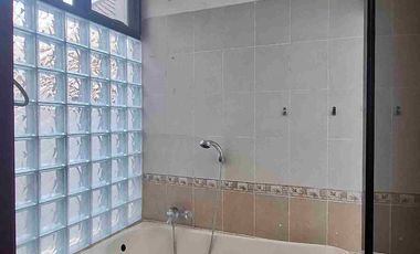 Disewakan Termurah Rumah 2 lantai bersih terawat dekat Gwalk Citraland