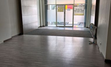 Ruko Alam Sutera di jalan besar Jalur Sutera 3,5 lantai