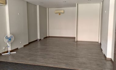 Ruko Alam Sutera di jalan besar Jalur Sutera 3,5 lantai