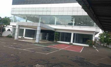 Dijual Atau Disewakan Cepat Ex Showroom Siap Pakai di Pinggir Jl Raya Cimone Tangerang