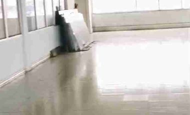 Dijual Atau Disewakan Cepat Ex Showroom Siap Pakai di Pinggir Jl Raya Cimone Tangerang