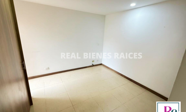 Apartamento de segundo piso en exclusiva unidad cerrada.