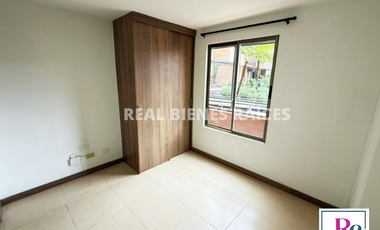 Apartamento de segundo piso en exclusiva unidad cerrada.
