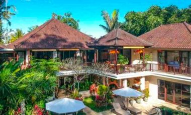 Villa Freehold Dengan 5 Kamar di Payogan Ubud