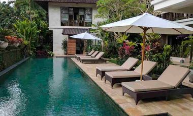 Villa Freehold Dengan 5 Kamar di Payogan Ubud