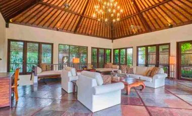 Villa Freehold Dengan 5 Kamar di Payogan Ubud