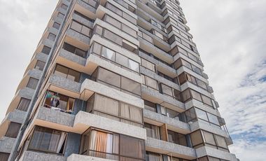SE VENDE DEPTO EN EDIFICIO ALTO DEL PARQUE.