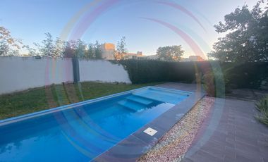 Villa de 2 recámaras, privada con alberca. Zona Univ. Modelo