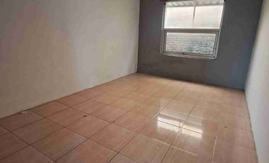 Rumah  hook 2 lantai dengan kamar tidur 4 bisa untuk kantor dan hunian tempat tinggal di komplek Margahayu