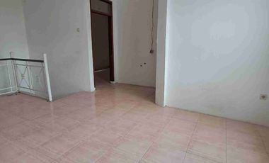 Rumah  hook 2 lantai dengan kamar tidur 4 bisa untuk kantor dan hunian tempat tinggal di komplek Margahayu