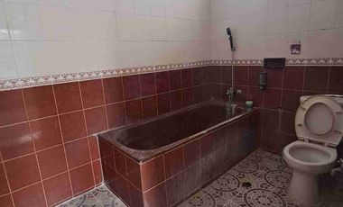 Rumah  hook 2 lantai dengan kamar tidur 4 bisa untuk kantor dan hunian tempat tinggal di komplek Margahayu