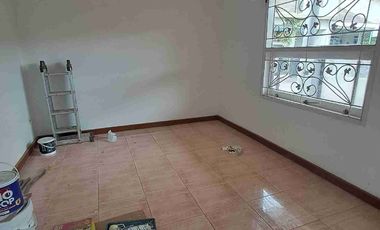 Rumah  hook 2 lantai dengan kamar tidur 4 bisa untuk kantor dan hunian tempat tinggal di komplek Margahayu