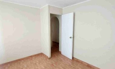 SE VENDE CASA EN CASABLANCA AVENIDA  PRINCIPAL