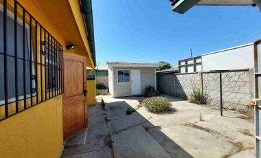 SE VENDE CASA EN CASABLANCA AVENIDA  PRINCIPAL