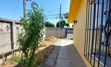 SE VENDE CASA EN CASABLANCA AVENIDA  PRINCIPAL