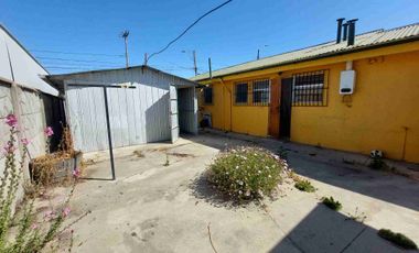 SE VENDE CASA EN CASABLANCA AVENIDA  PRINCIPAL