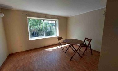 SE VENDE CASA EN CASABLANCA AVENIDA  PRINCIPAL