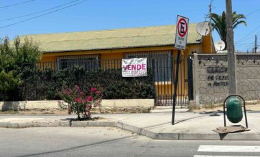 SE VENDE CASA EN CASABLANCA AVENIDA  PRINCIPAL