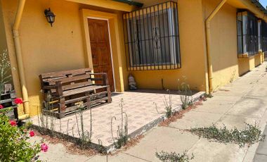 SE VENDE CASA EN CASABLANCA AVENIDA  PRINCIPAL