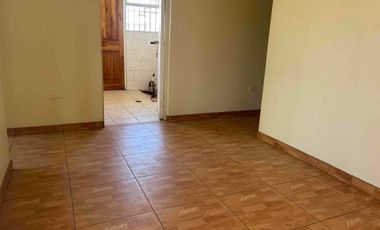 SE VENDE CASA EN CASABLANCA AVENIDA  PRINCIPAL