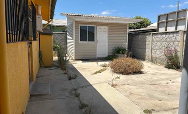SE VENDE CASA EN CASABLANCA AVENIDA  PRINCIPAL