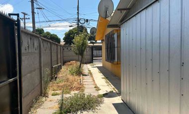 SE VENDE CASA EN CASABLANCA AVENIDA  PRINCIPAL
