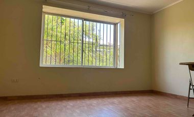 SE VENDE CASA EN CASABLANCA AVENIDA  PRINCIPAL