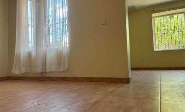 SE VENDE CASA EN CASABLANCA AVENIDA  PRINCIPAL