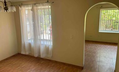 SE VENDE CASA EN CASABLANCA AVENIDA  PRINCIPAL