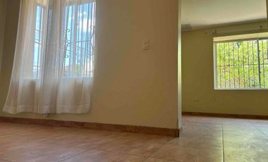 SE VENDE CASA EN CASABLANCA AVENIDA  PRINCIPAL