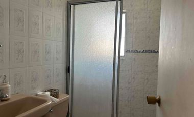 SE VENDE CASA EN CASABLANCA AVENIDA  PRINCIPAL