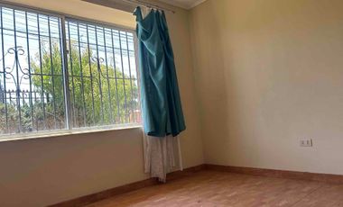 SE VENDE CASA EN CASABLANCA AVENIDA  PRINCIPAL