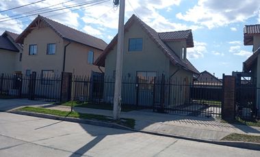 ACOGEDORA  Y LINDA CASA EN HACIENDA LA ESMERALDA III TALCA ORIENTE