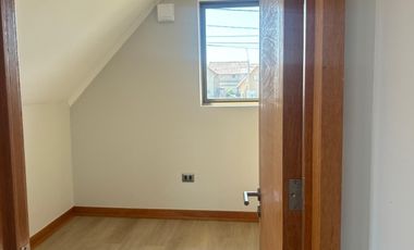 ACOGEDORA  Y LINDA CASA EN HACIENDA LA ESMERALDA III TALCA ORIENTE