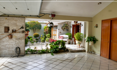 Casa en venta, ubicada atrás de la comercial |  Col. Los Ángeles Uruapan