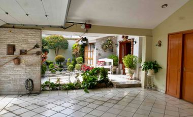 Casa en venta, ubicada atrás de la comercial |  Col. Los Ángeles Uruapan