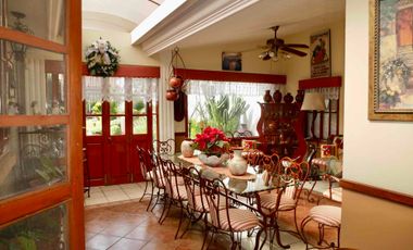 Casa en venta, ubicada atrás de la comercial |  Col. Los Ángeles Uruapan