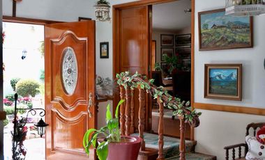 Casa en venta, ubicada atrás de la comercial |  Col. Los Ángeles Uruapan