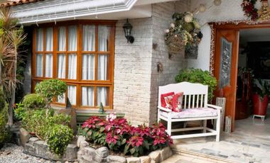 Casa en venta, ubicada atrás de la comercial |  Col. Los Ángeles Uruapan