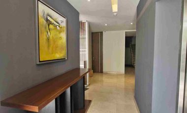 Amplio y discreto departamento en venta en el Country Club