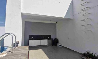Amplio y discreto departamento en venta en el Country Club