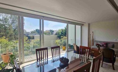 Amplio y discreto departamento en venta en el Country Club
