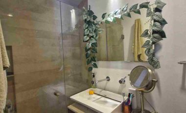 Amplio y discreto departamento en venta en el Country Club