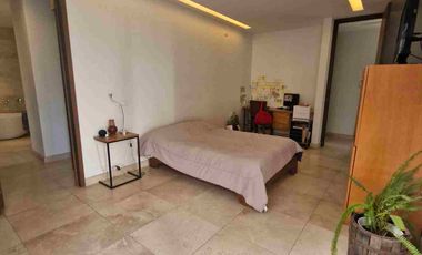 Amplio y discreto departamento en venta en el Country Club